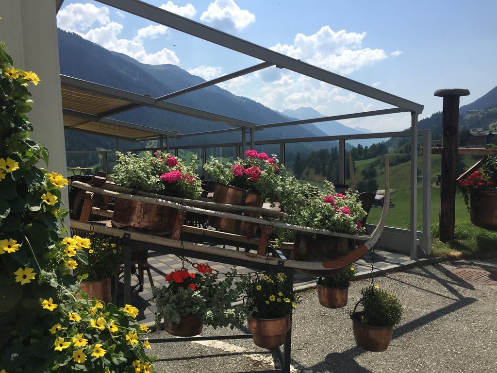 Hotel Weisshorn Goms Extérieur photo